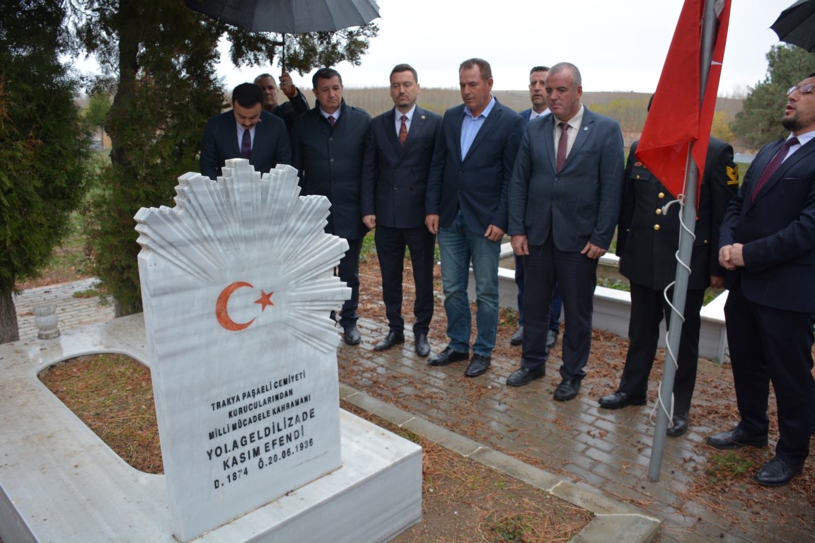 Yolageldili Kasım Beyin Yolageldi köyümüzdeki anıt mezarlığı ziyareti