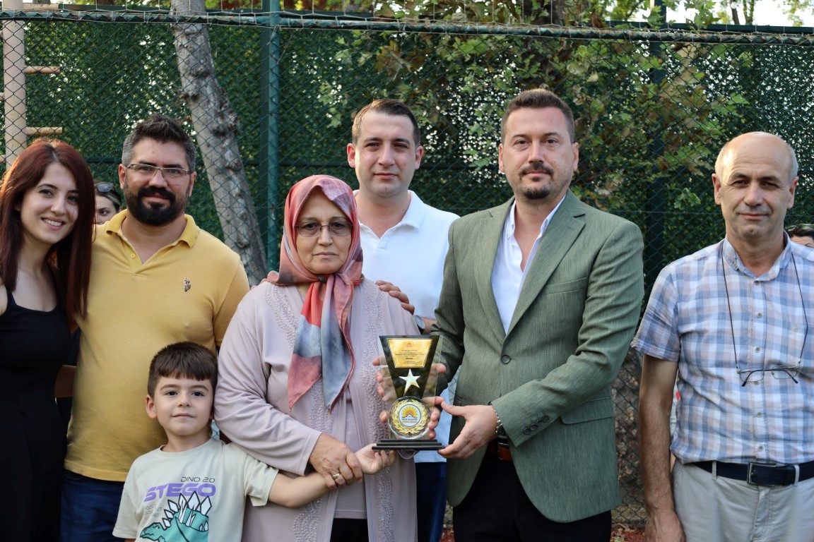 Osman Manavoğlu Futbol Turnuvası, miniklerimizin ve velilerimizin heyecanıyla çok güzel bir şenliğe dönüştü.