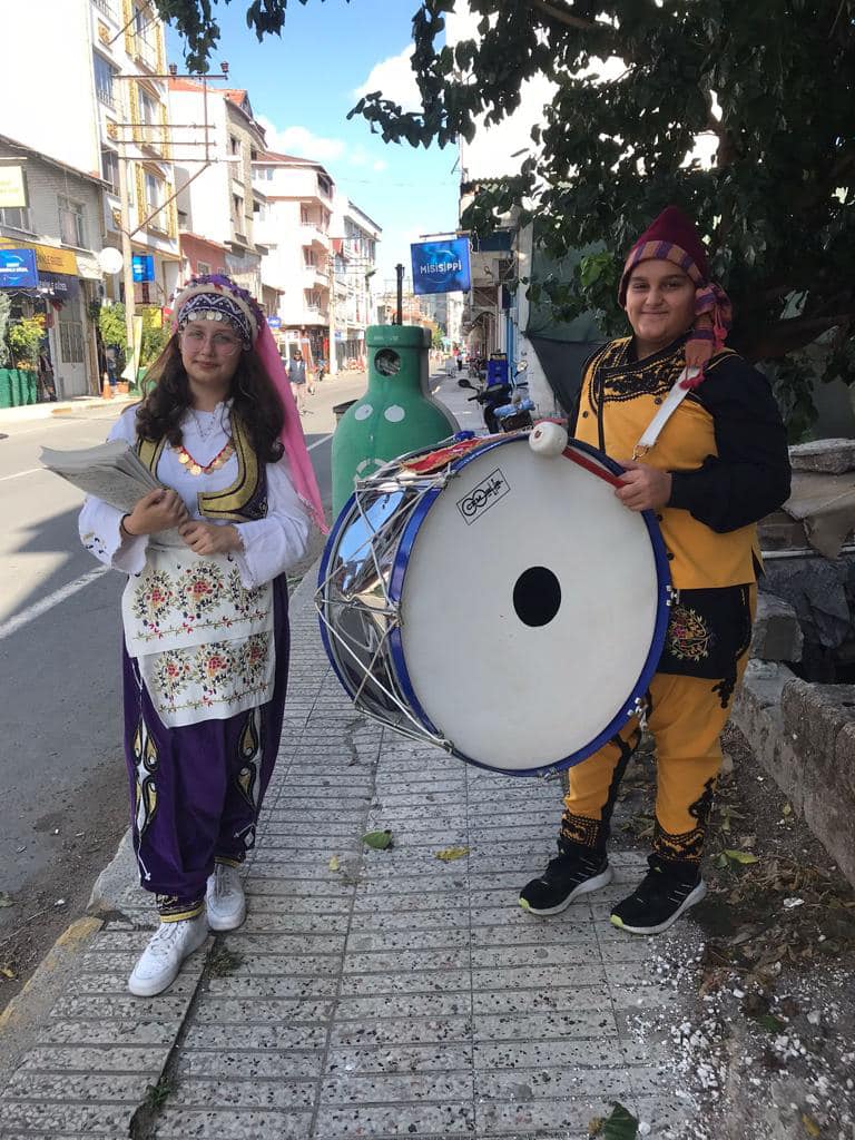 “EY AHALİ 🎤 DUYDUK DUYMADIK DEMEYİN…🥁 🎺