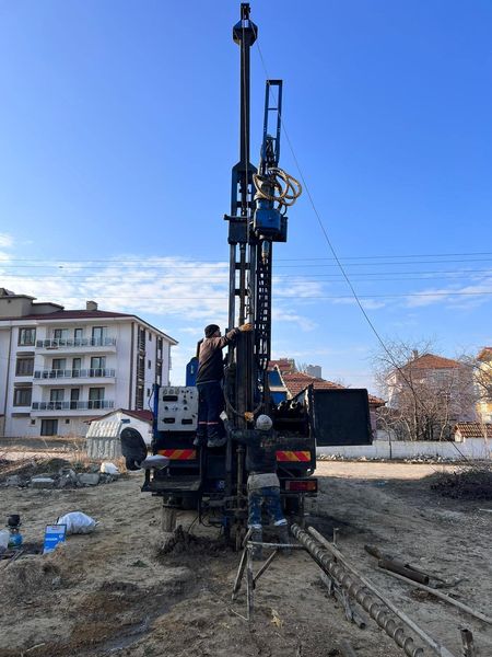 İLÇEMİZ YENİ YERLEŞİM PLANLAMASINDA ve İMARINDA ESAS ALACAĞIMIZ ZEMİN ETÜDLERİNİ YAPMAYA DEVAM EDİYORUZ