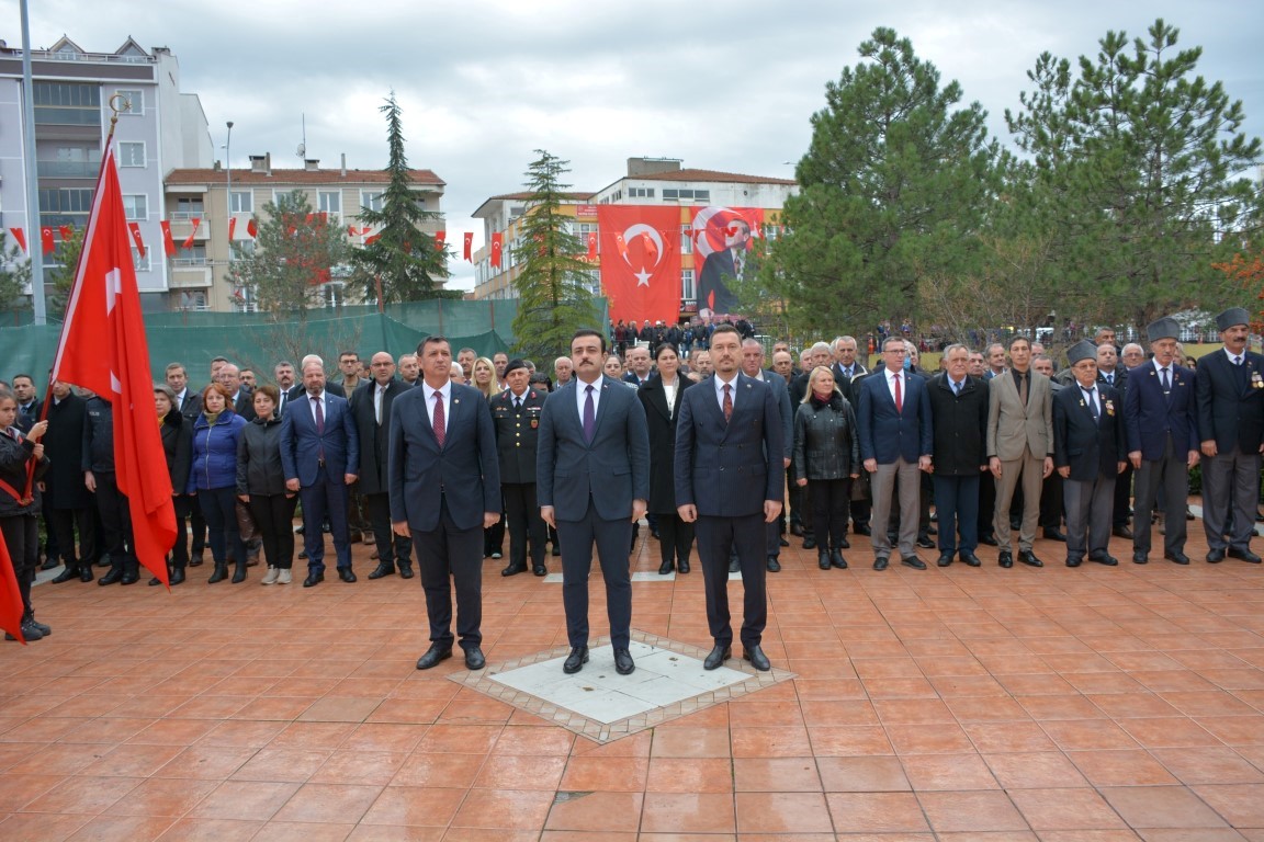 🇹🇷İlçemiz’in 100. Kurtuluş yılı etkinlikleri kapsamında Atatürk Anıtı'na çelenk sunma töreni.