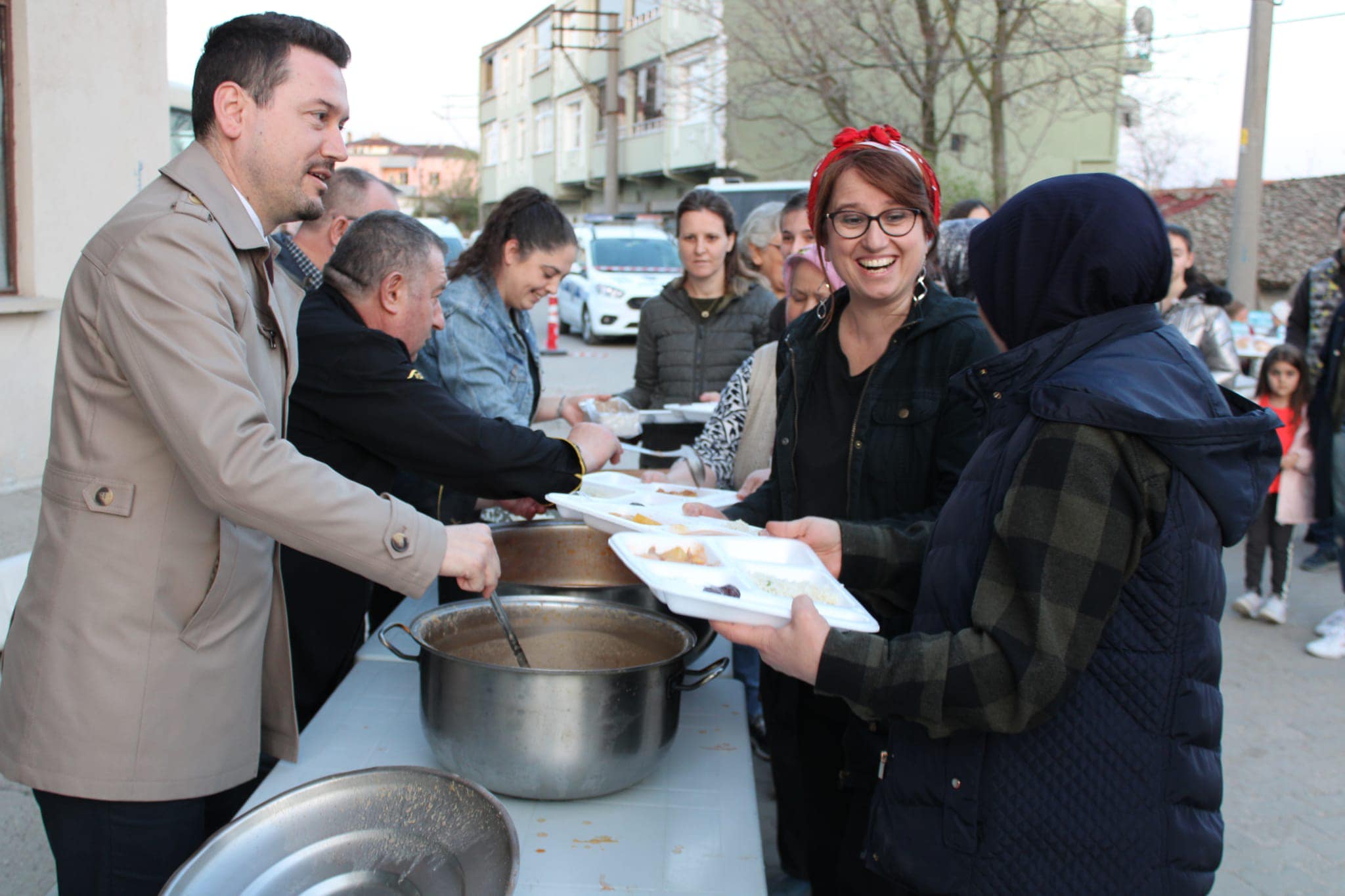 📍 VAROŞ MAHALLEMİZDE GÖNÜL SOFRAMIZDA  HEMŞERİLERİMİZLE BİR ARADAYIZ 