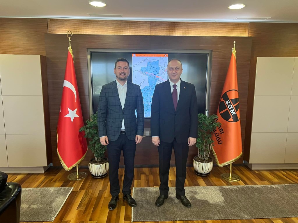 KARAYOLLARI BÖLGE MÜDÜRÜMÜZ Sn TURGAY ÇOLAK’A TEŞEKKÜR ZİYARETİNDEYİZ
