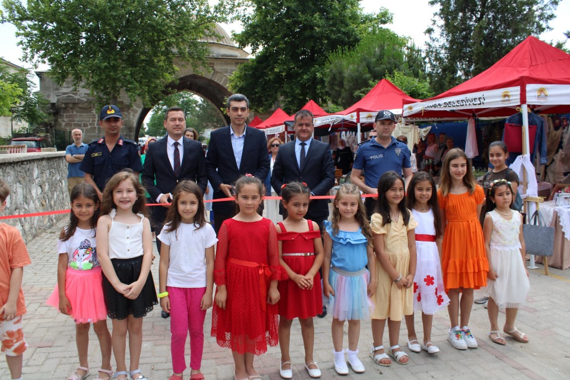 images/29bad587-ba68-3f70-b832-7f55090ef226.jpg
