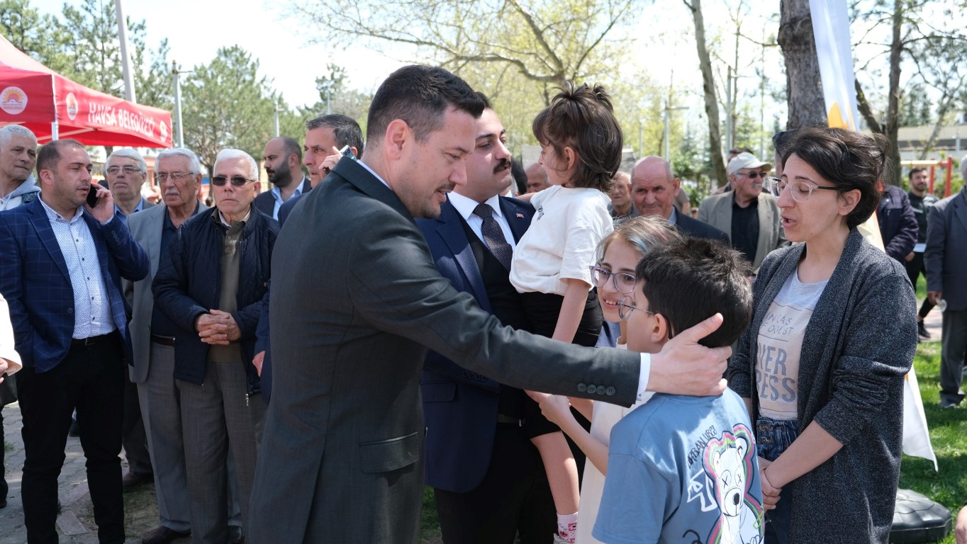 images/d76cf4d5-b1af-bb3b-c877-bb2c4c3f539b.jpg